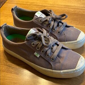 Cariuma Gray Canvas - OCA Low
